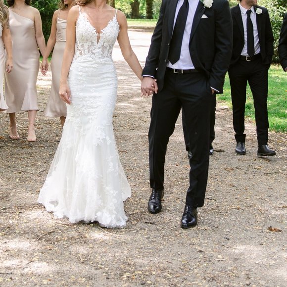 Enzoani Love Alara Fit and Flare Wedding Dress - Picture 10 of 11